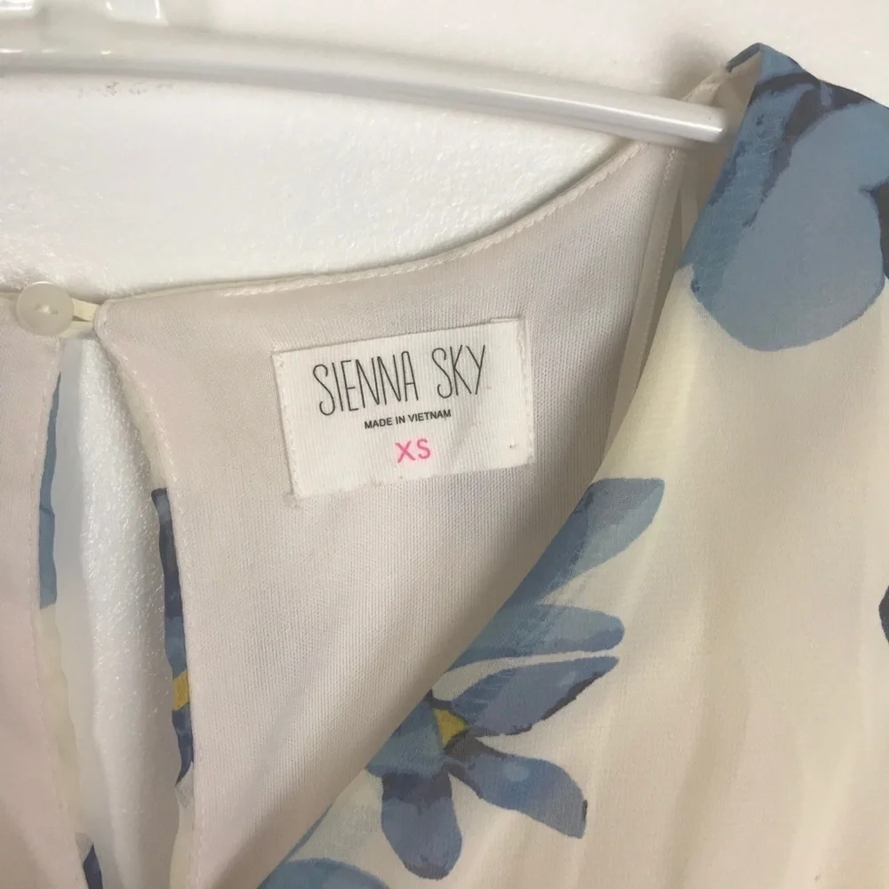 Y2k SIENNA SKY Pleated Floral Dress Size Xs Beachy Resort‎ Vacation Clean Girl